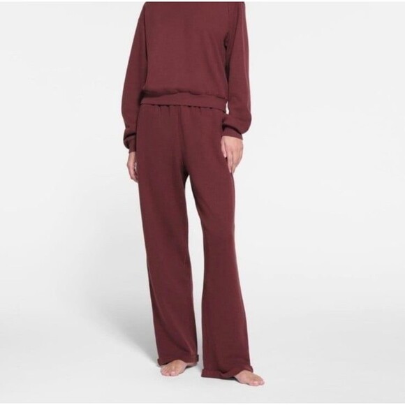 SKIMS Cotton Fleece Oversized Sweatpants Straight Leg Oxblood sz XS-S NEW - Picture 1 of 7